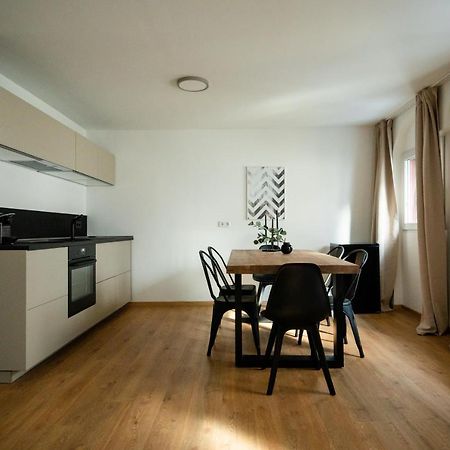 Oldtown Studio Apartment With 2 Bathrooms Düsseldorf Kültér fotó